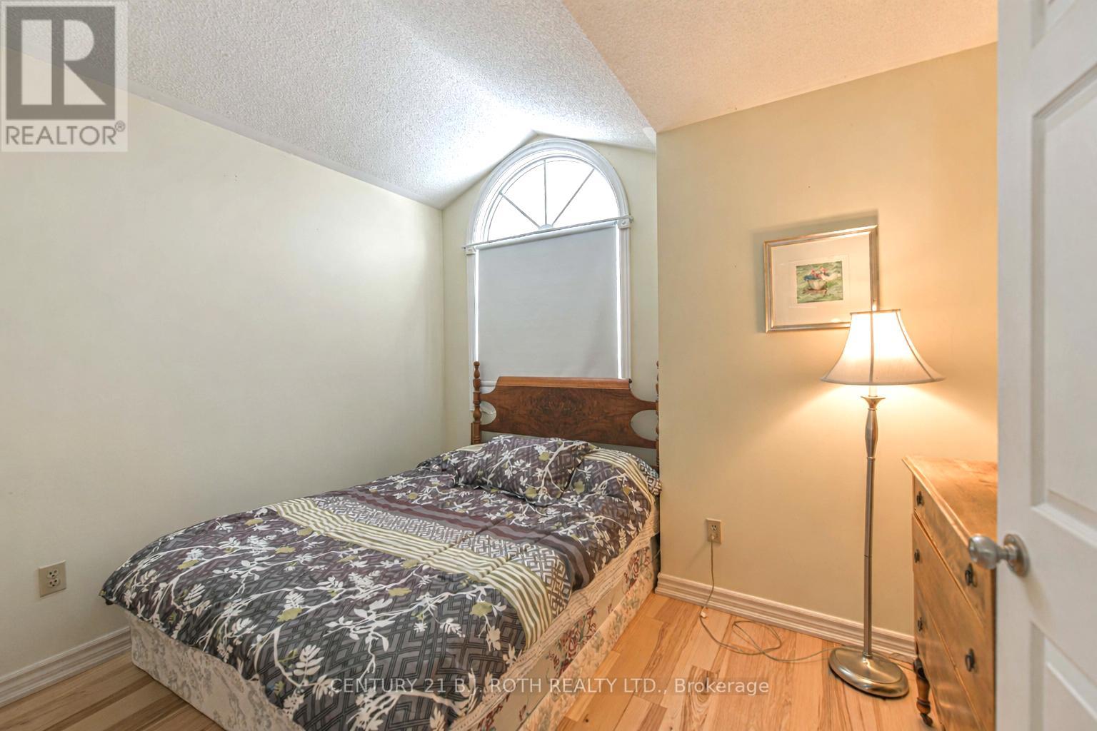 698 Broadview Avenue, Orillia, Ontario  L3V 6P3 - Photo 27 - S12876780