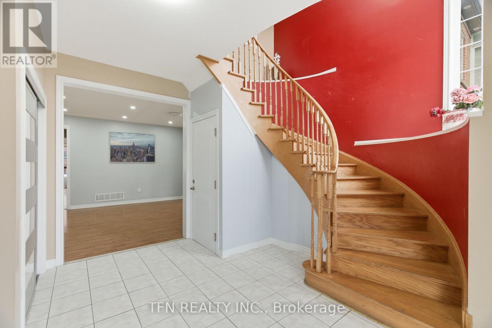 12 Whitepoppy Drive N, Brampton, Ontario  L7A 0L8 - Photo 6 - W12843380