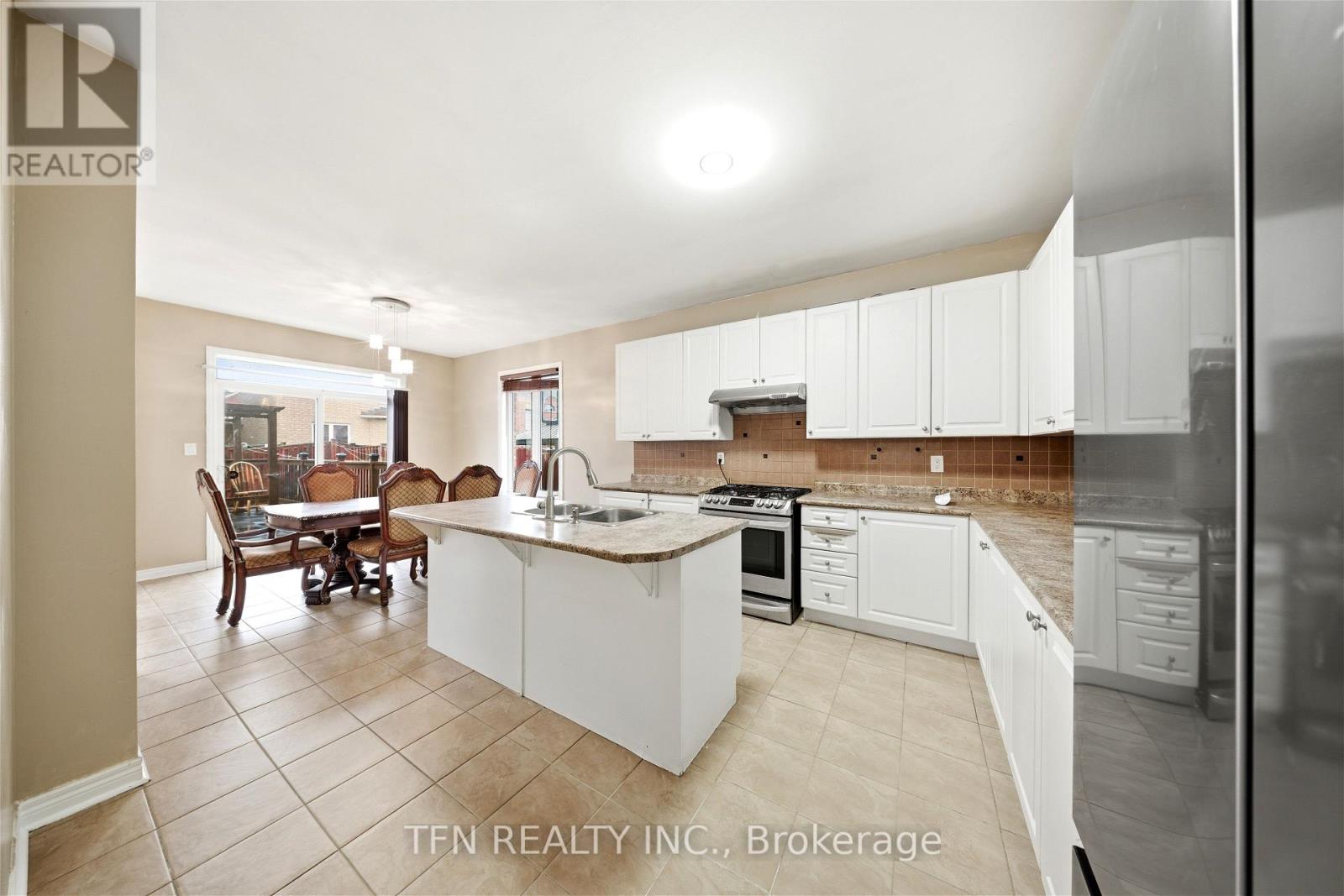 12 Whitepoppy Drive N, Brampton, Ontario  L7A 0L8 - Photo 18 - W12843380