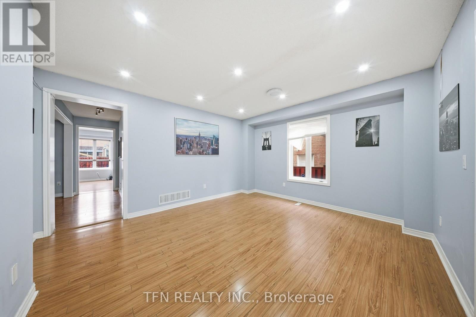 12 Whitepoppy Drive N, Brampton, Ontario  L7A 0L8 - Photo 7 - W12843380