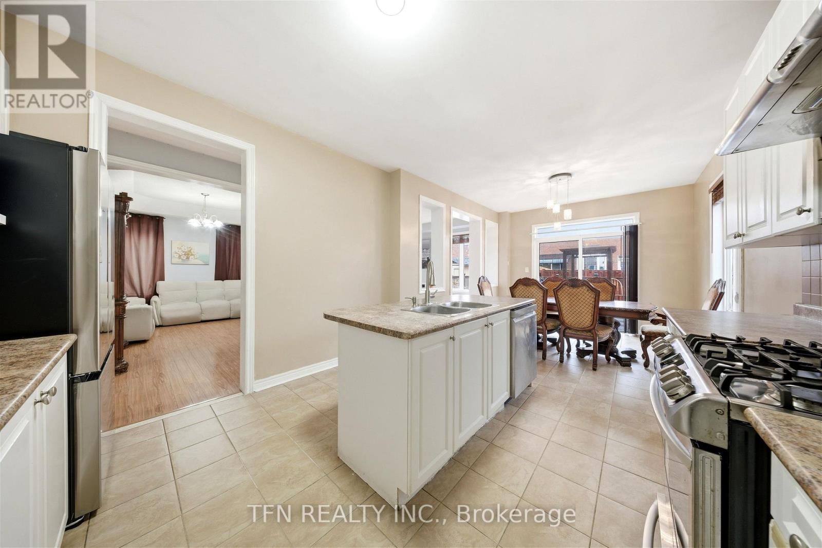 12 Whitepoppy Drive N, Brampton, Ontario  L7A 0L8 - Photo 19 - W12843380