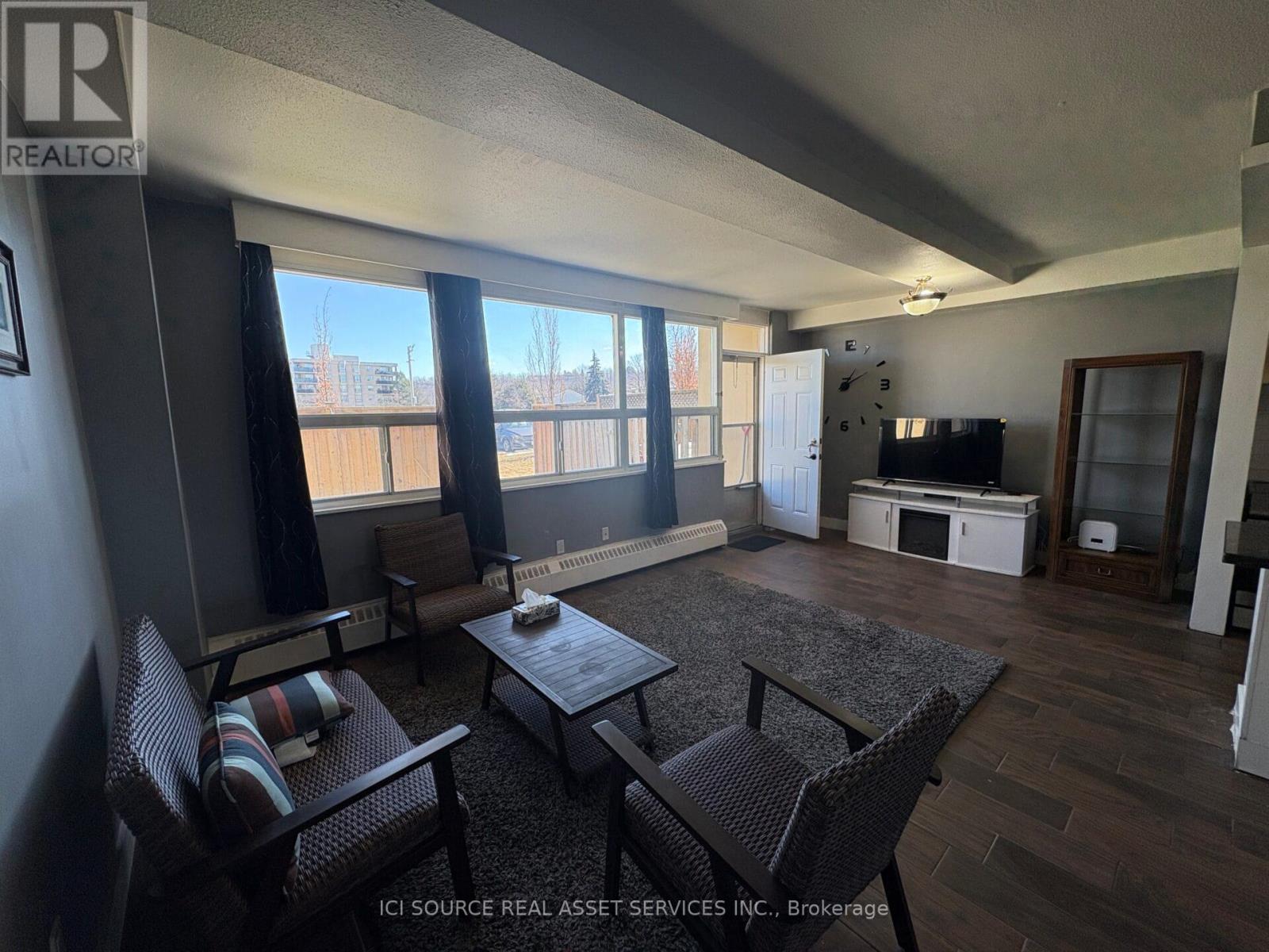 21 - 15 Nicklaus Drive, Hamilton, Ontario  L8K 5J5 - Photo 7 - X12830170