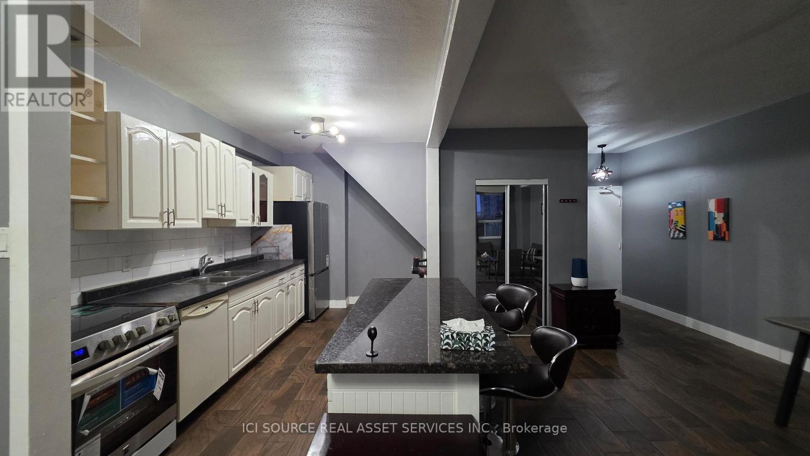 21 - 15 Nicklaus Drive, Hamilton, Ontario  L8K 5J5 - Photo 3 - X12830170