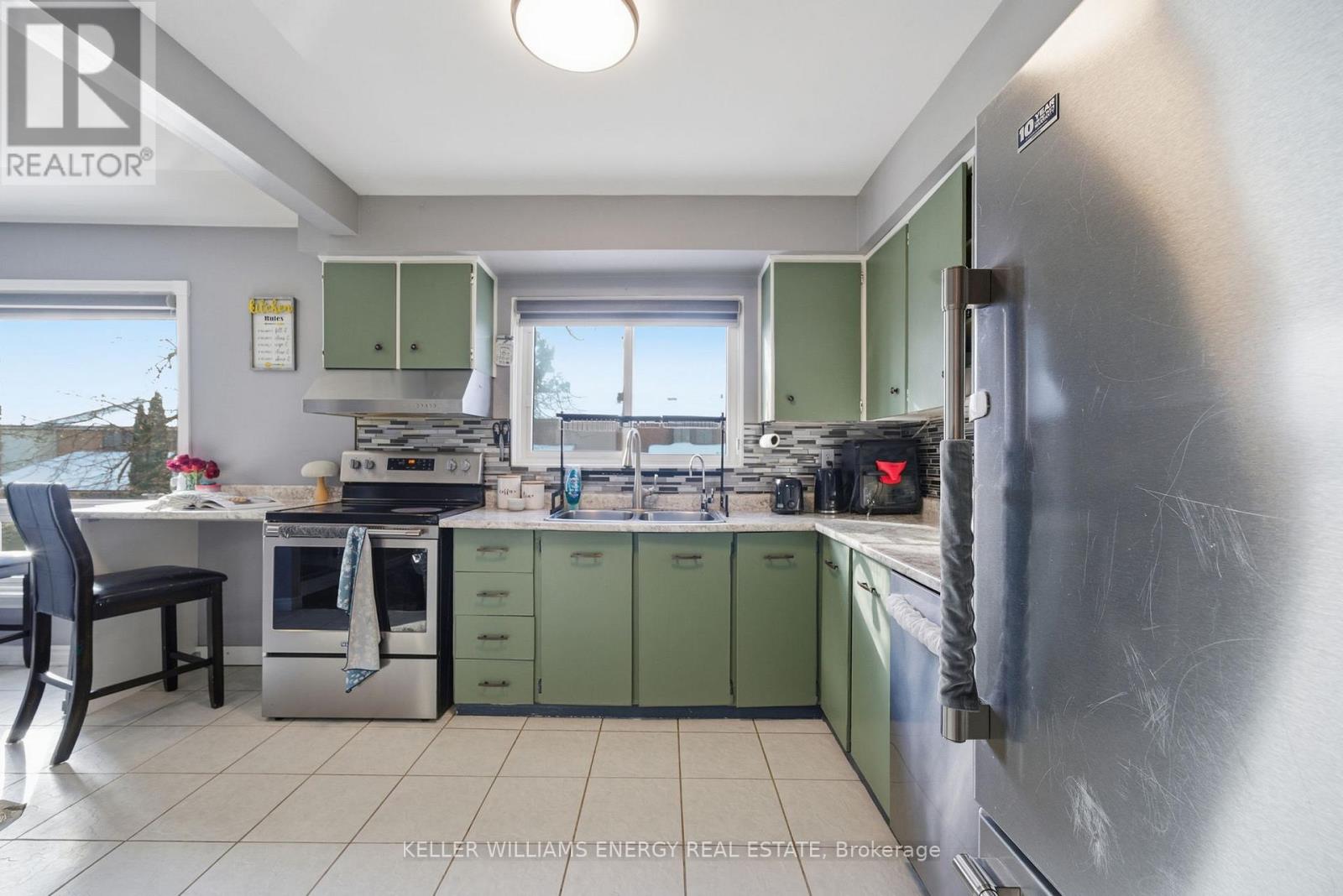 W28 - 220 Ormond Drive, Oshawa, Ontario  L1G 6T5 - Photo 5 - E12877680