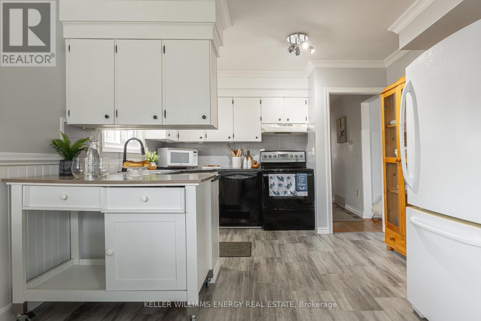 70 Oriole Court, Oshawa, Ontario  L1H 6Y5 - Photo 6 - E12877804