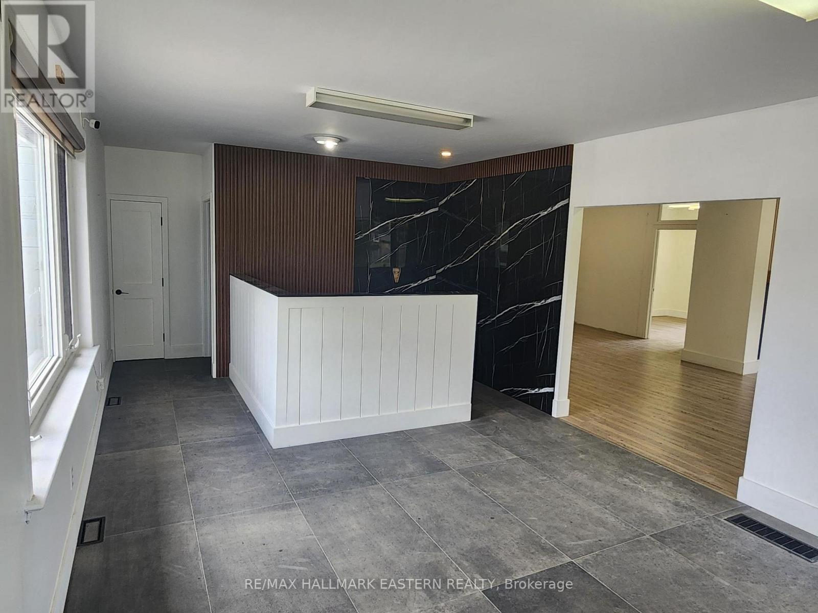 71 Princess Street, Peterborough (Town Ward 3), Ontario  K9J 2A8 - Photo 9 - X12877784