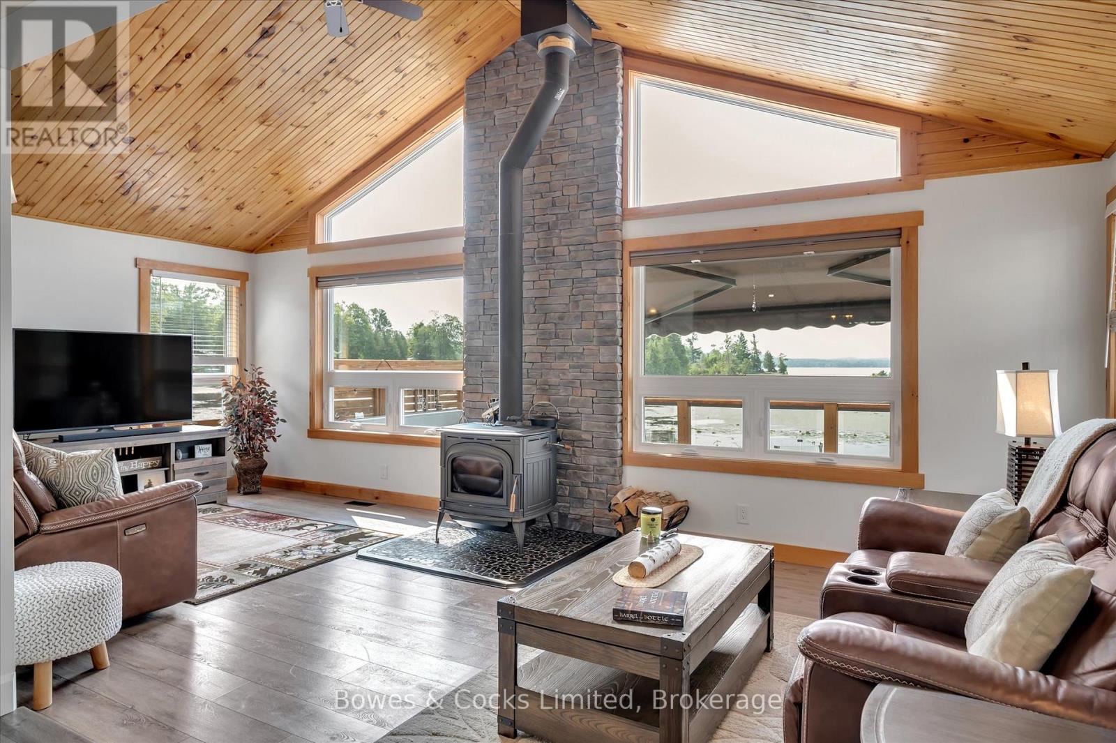 2151 Little Chipmunk Road, Douro-Dummer, Ontario  K0L 2H0 - Photo 18 - X12877794