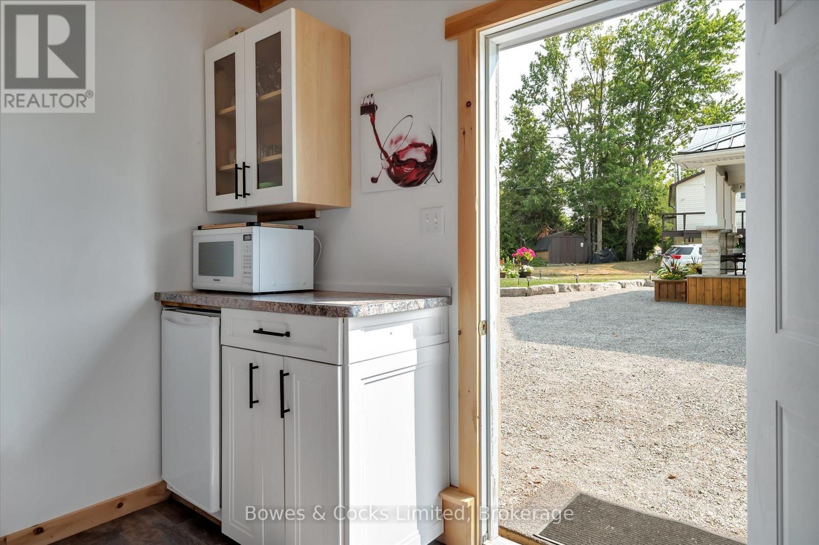 2151 Little Chipmunk Road, Douro-Dummer, Ontario  K0L 2H0 - Photo 34 - X12877794