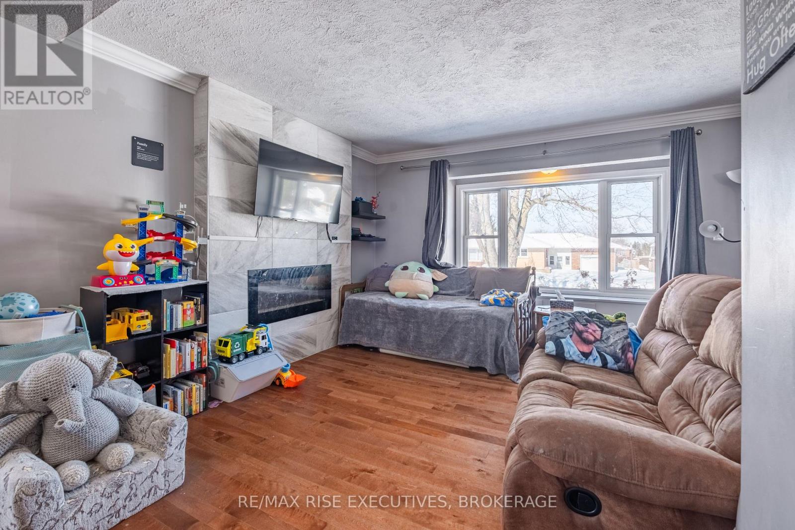 20 Elizabeth Avenue, Kingston, Ontario  K7M 3G8 - Photo 6 - X12877842