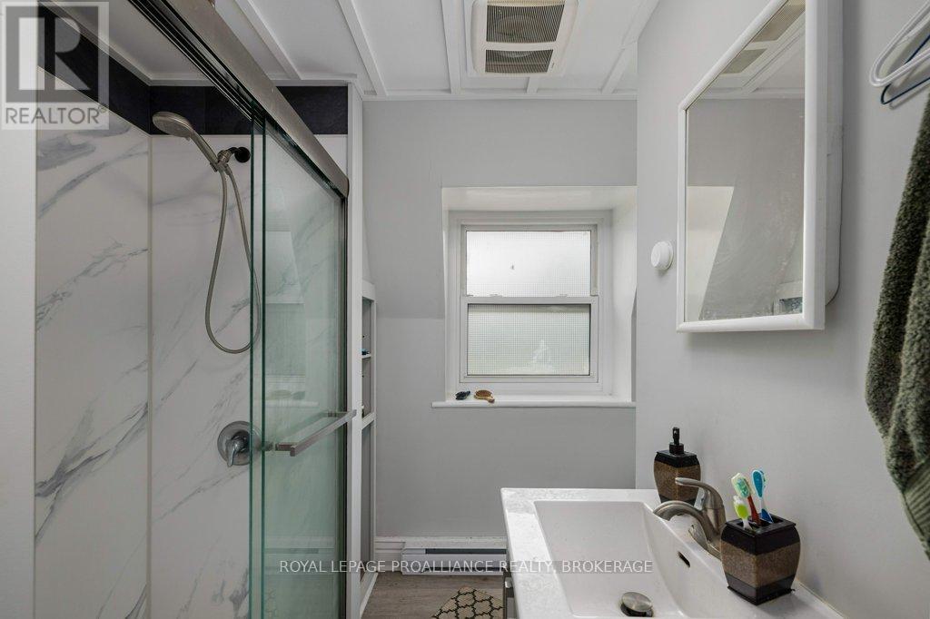 130 King Street E, Kingston (Central City East), Ontario  K7L 3A1 - Photo 25 - X12877846