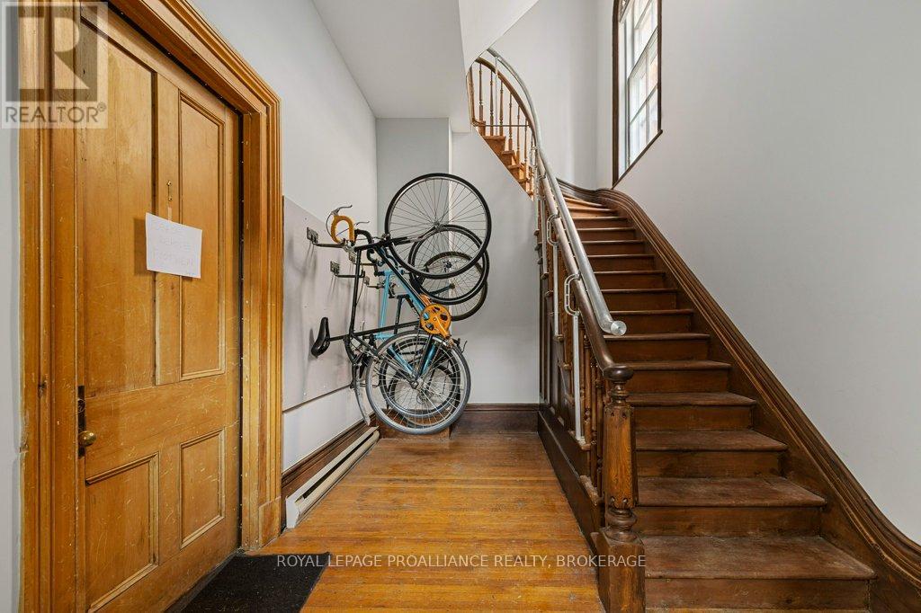 130 King Street E, Kingston (Central City East), Ontario  K7L 3A1 - Photo 4 - X12877846