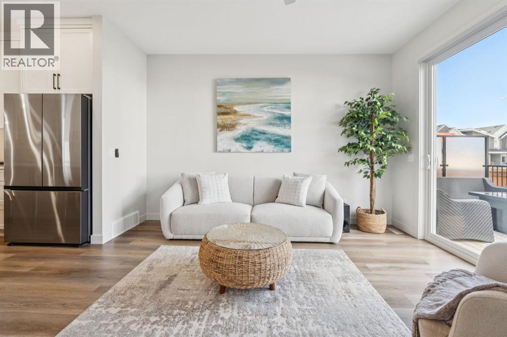 196 Emberside Hollow, Cochrane, Alberta  T4C 2A3 - Photo 2 - A2275681