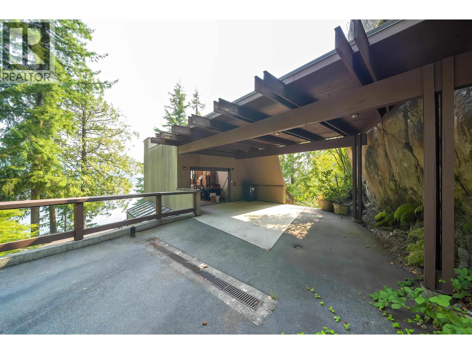4885 Cove Cliff Place, North Vancouver, British Columbia  V7G 1H9 - Photo 39 - R3099086