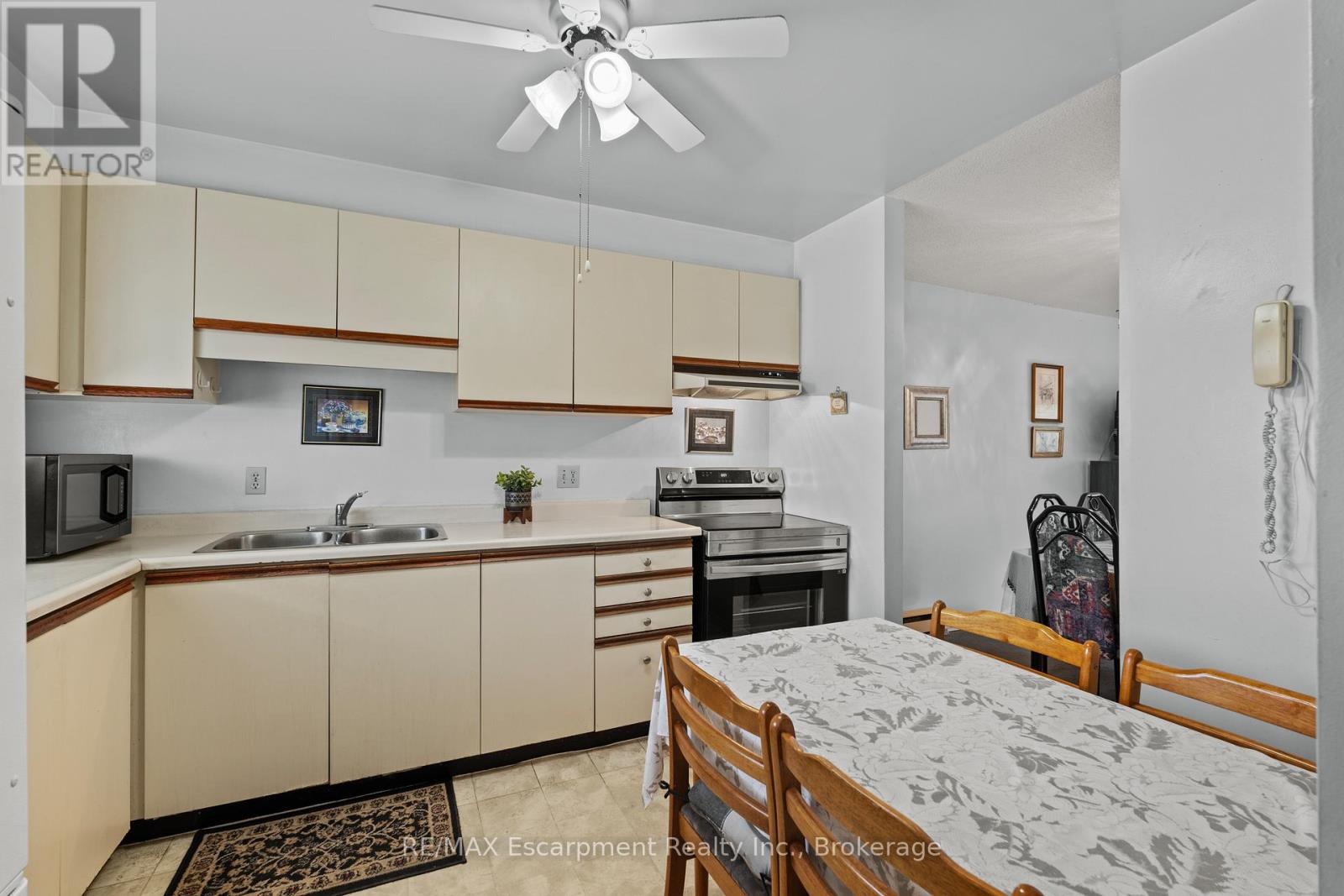 26 - 38 Elma Street, St. Catharines (Lakeport), Ontario  L2N 6Z3 - Photo 7 - X12877378