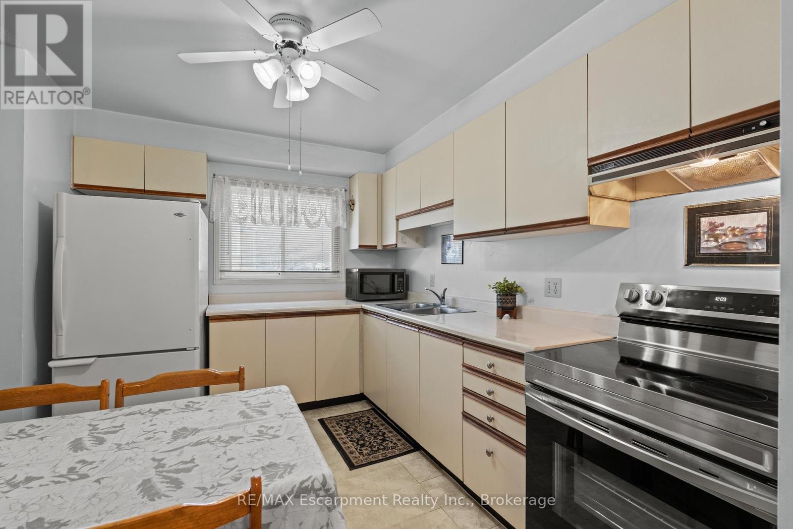 26 - 38 Elma Street, St. Catharines (Lakeport), Ontario  L2N 6Z3 - Photo 8 - X12877378