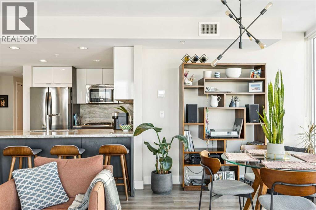 702, 519 Riverfront Avenue Se, Calgary, Alberta  T2G 1K6 - Photo 3 - A2291045