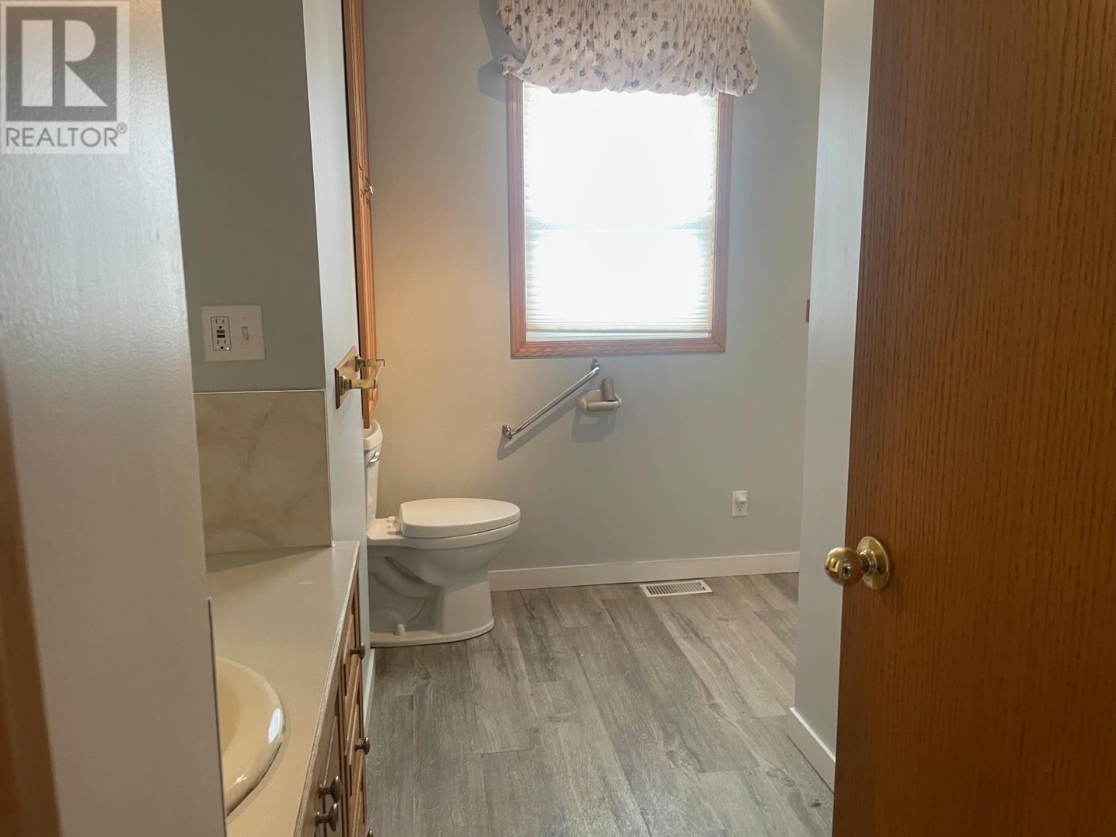 229 Villa St, Thunder Bay, Ontario  P7A 3Y1 - Photo 7 - TB2600373