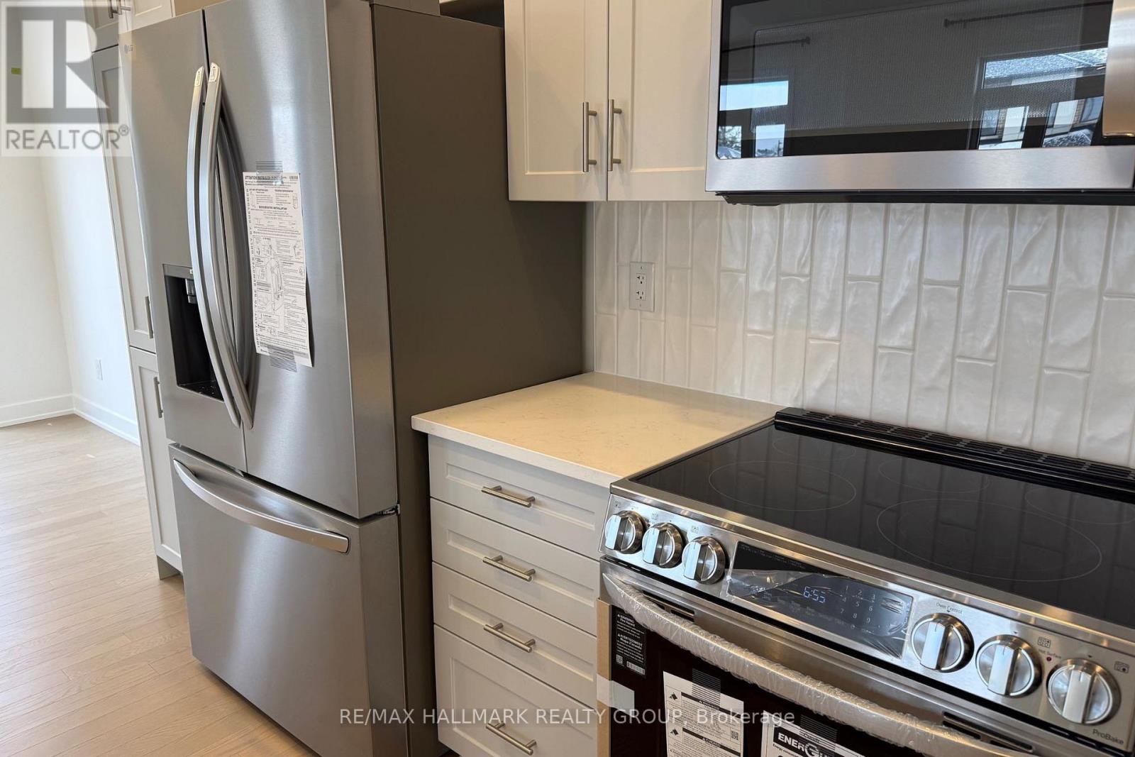 221 Gretsch Road, Ottawa, Ontario  K1T 0V6 - Photo 10 - X12877648