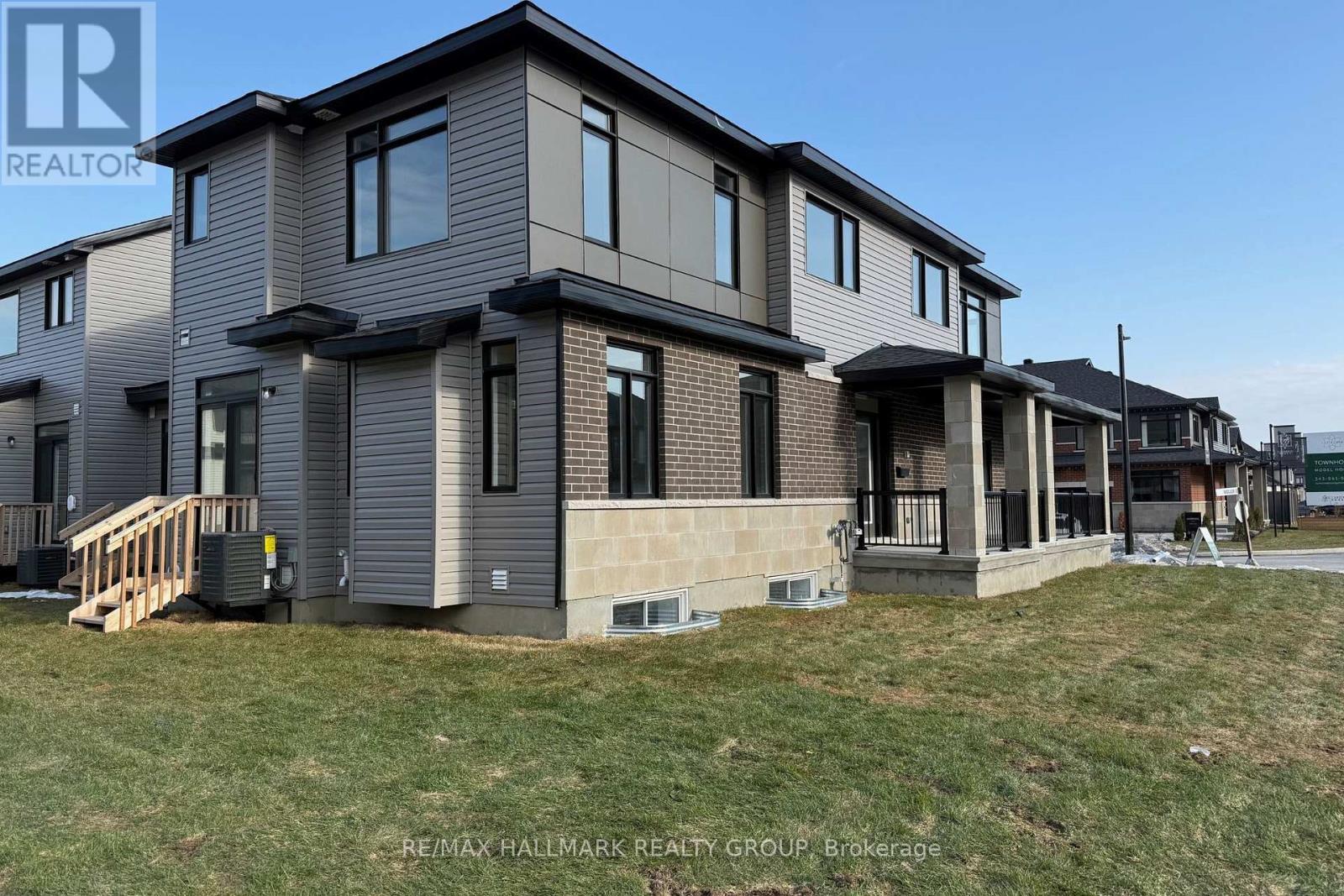 221 Gretsch Road, Ottawa, Ontario  K1T 0V6 - Photo 2 - X12877648