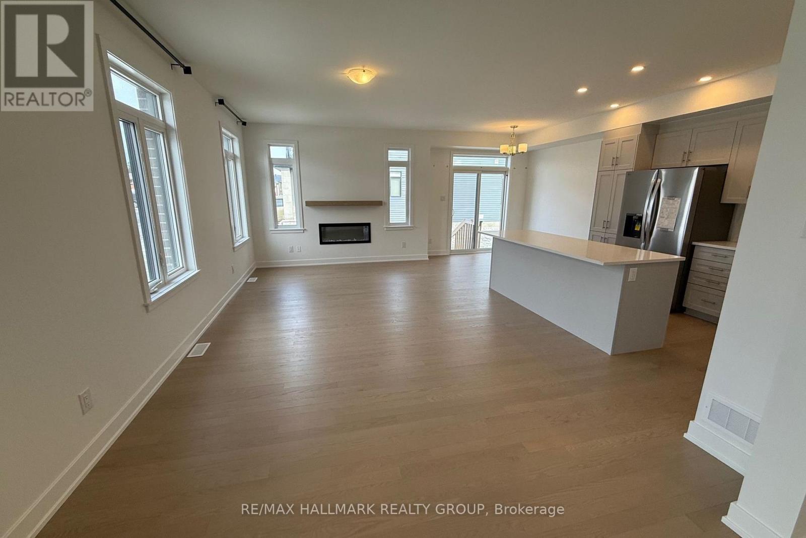 221 Gretsch Road, Ottawa, Ontario  K1T 0V6 - Photo 4 - X12877648