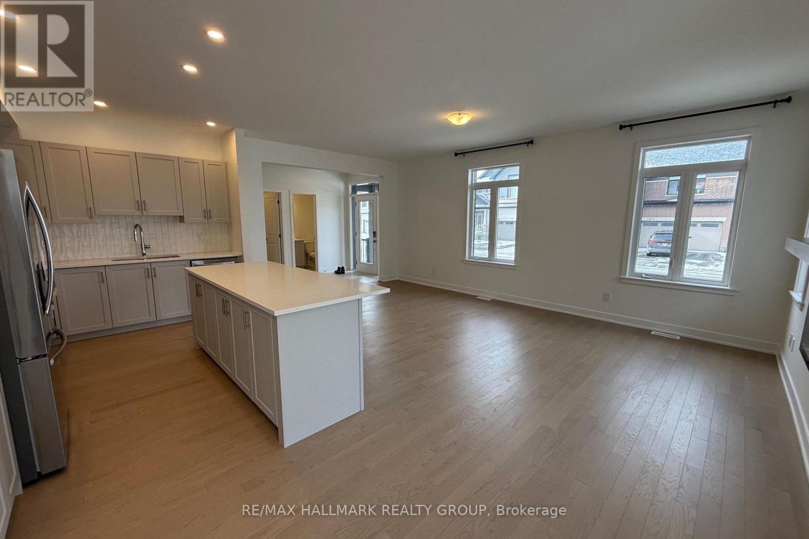 221 Gretsch Road, Ottawa, Ontario  K1T 0V6 - Photo 6 - X12877648