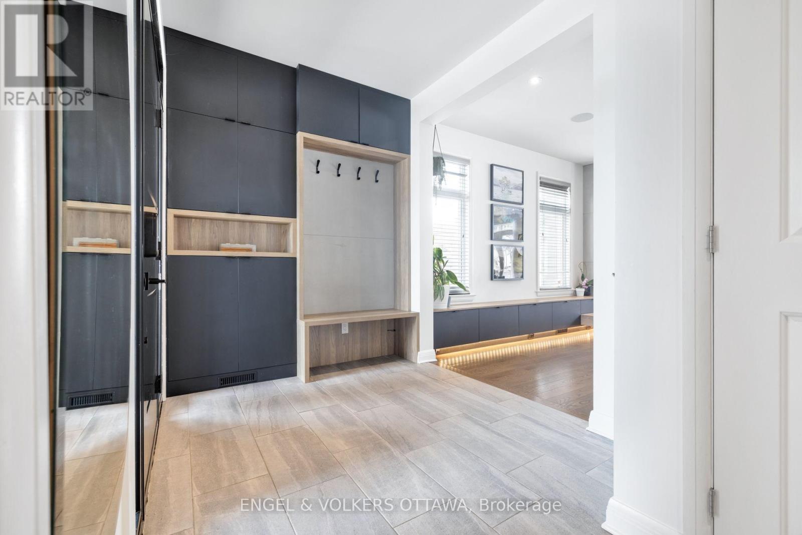 157 Avro Circle, Ottawa, Ontario  K1K 4K7 - Photo 4 - X12877856