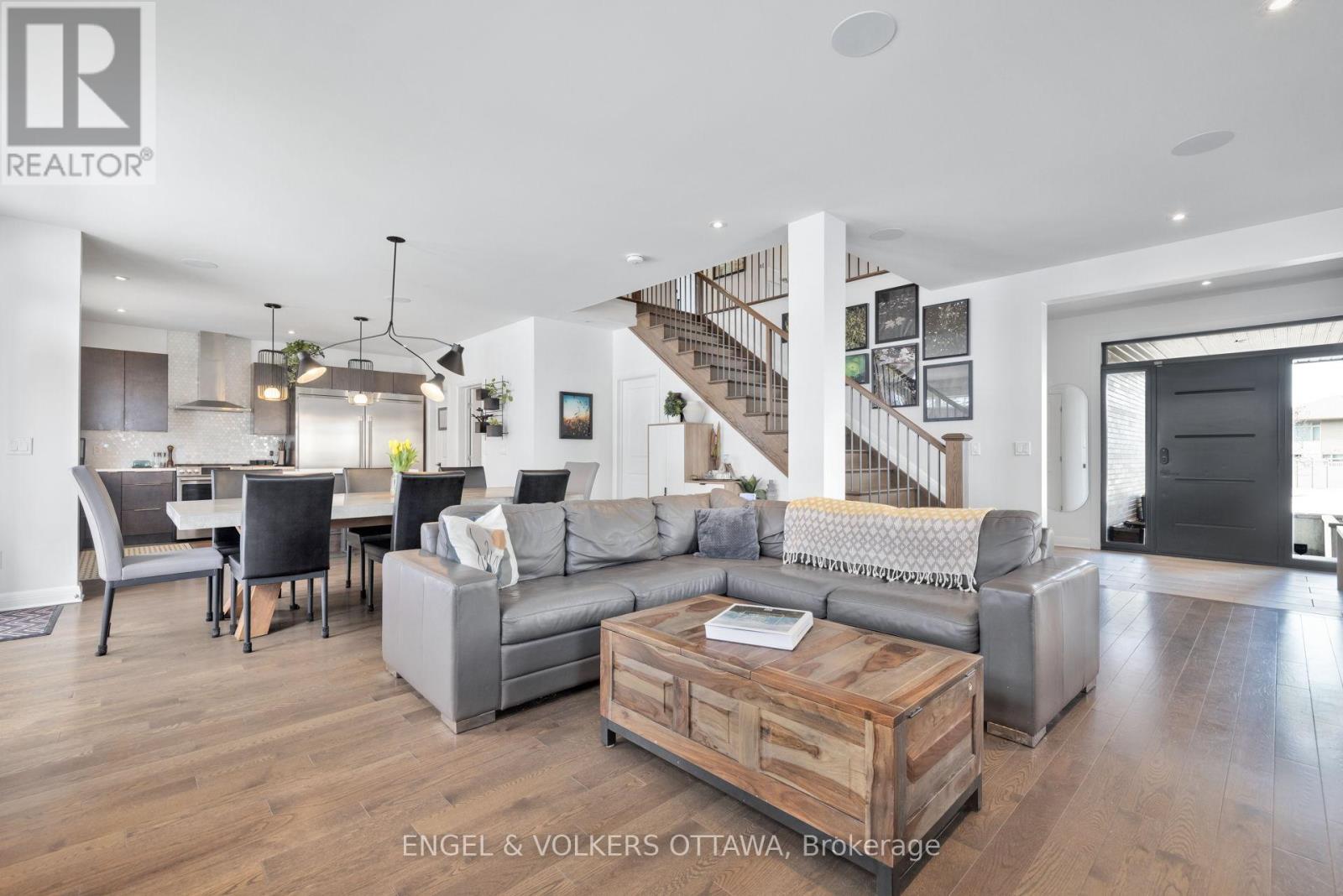 157 Avro Circle, Ottawa, Ontario  K1K 4K7 - Photo 8 - X12877856