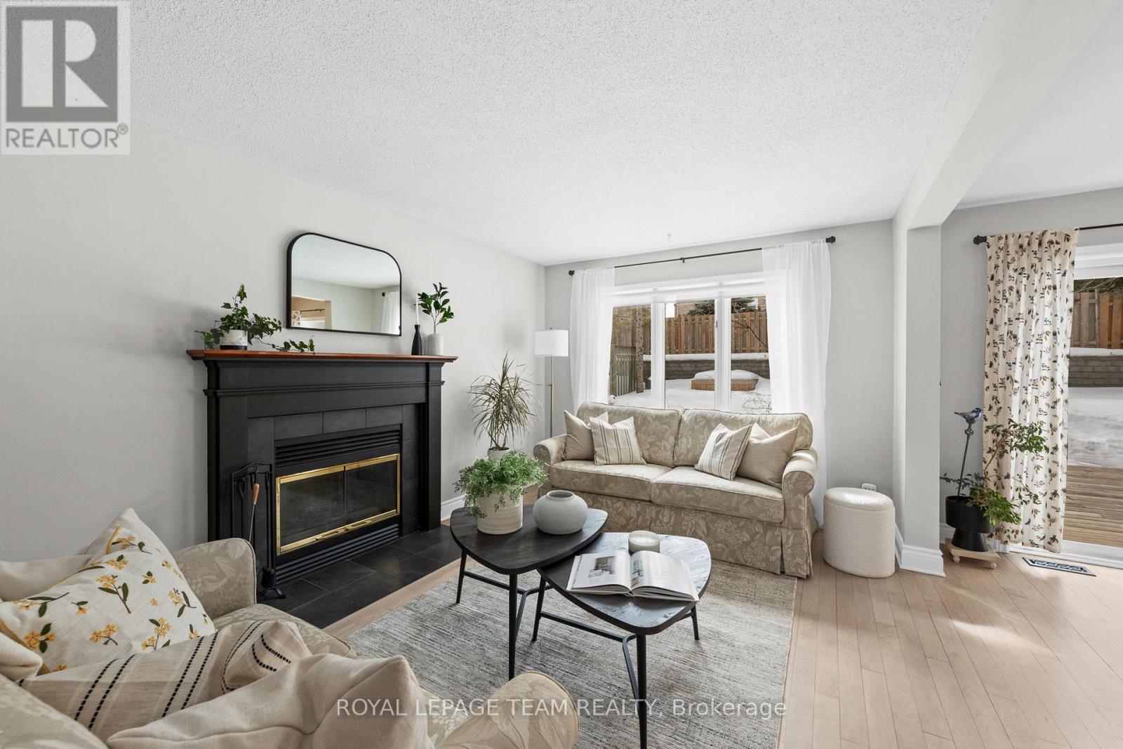 229 Walden Drive, Ottawa, Ontario  K2K 2M3 - Photo 11 - X12877870