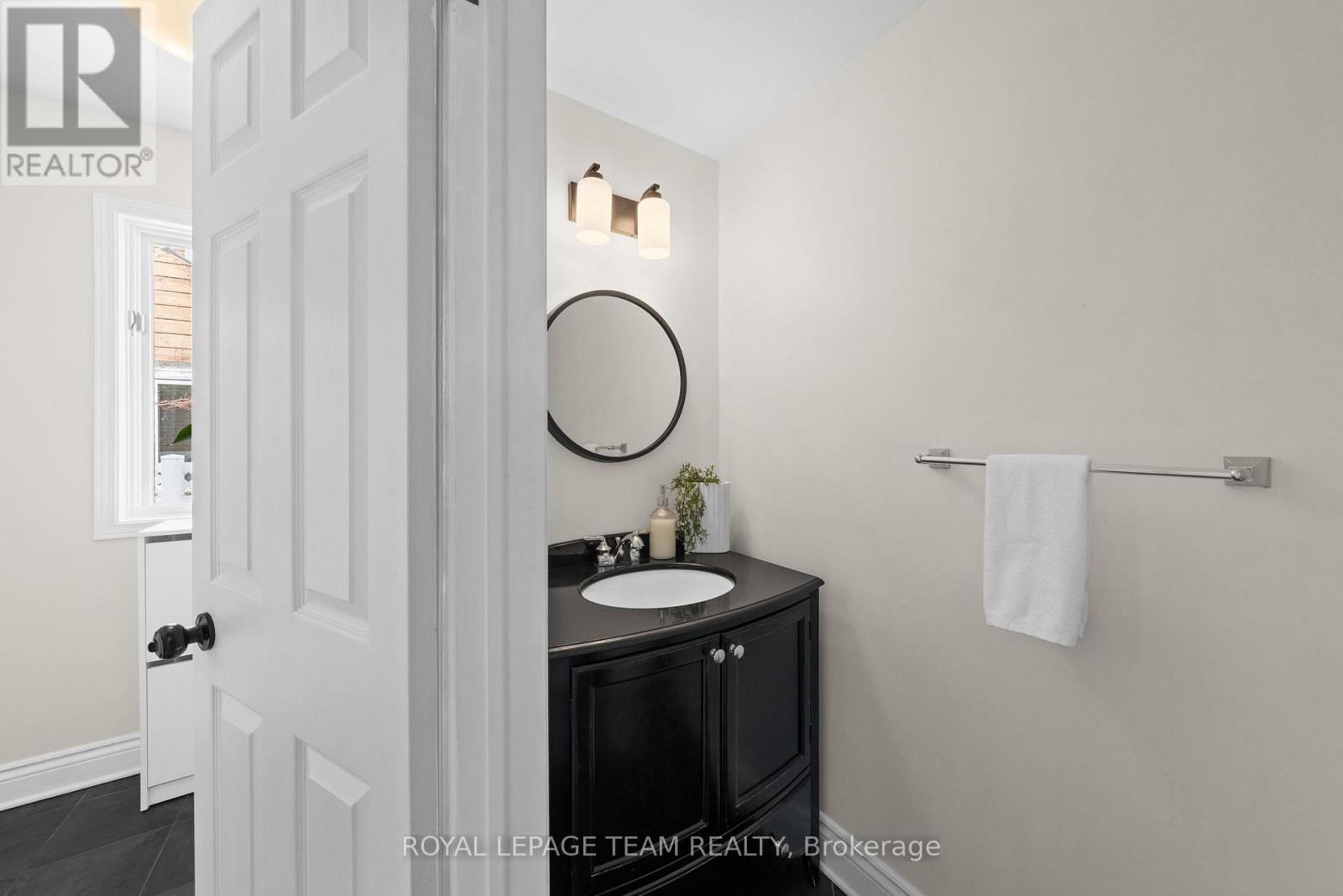 229 Walden Drive, Ottawa, Ontario  K2K 2M3 - Photo 20 - X12877870