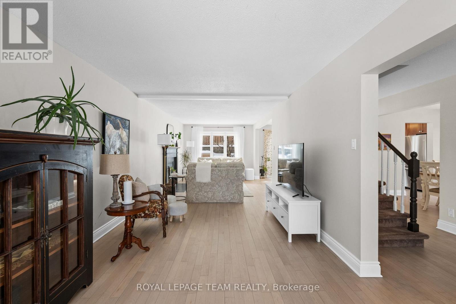 229 Walden Drive, Ottawa, Ontario  K2K 2M3 - Photo 8 - X12877870