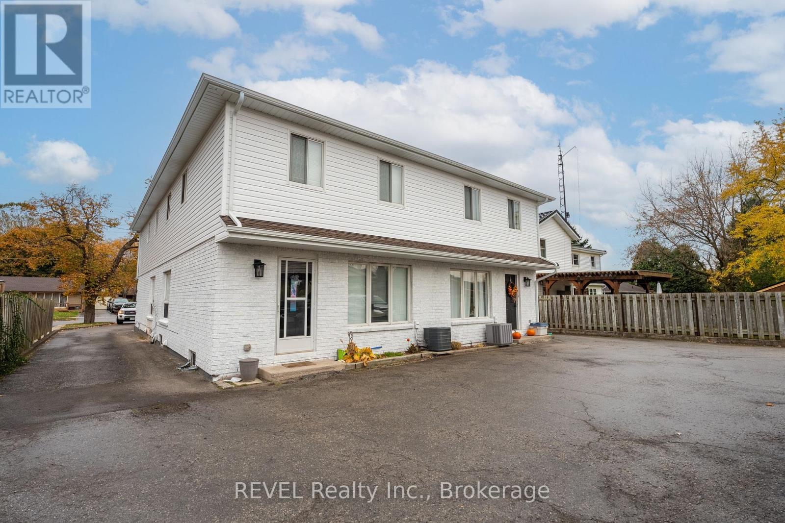 1 - 1372 Haist Street, Pelham (Fonthill), Ontario  L0S 1M0 - Photo 3 - X12877788