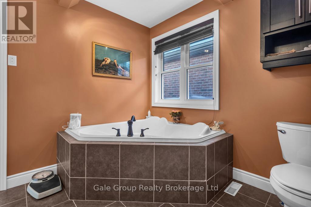 15 Holland Avenue, Aylmer, Ontario  N5H 3J2 - Photo 17 - X12877848