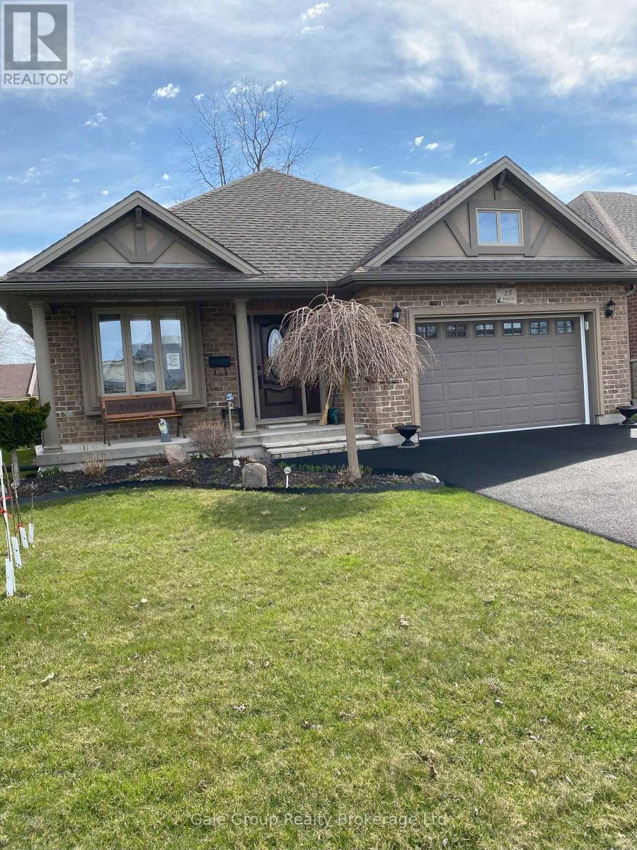 15 Holland Avenue, Aylmer, Ontario  N5H 3J2 - Photo 2 - X12877848