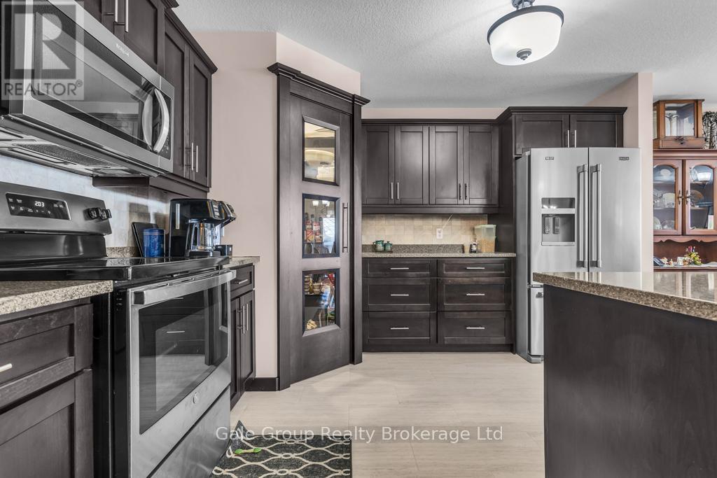 15 Holland Avenue, Aylmer, Ontario  N5H 3J2 - Photo 9 - X12877848