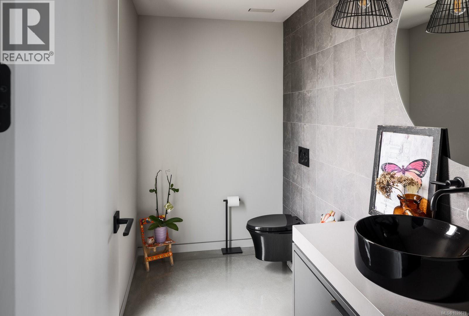 2701 Sea View Rd, Saanich, British Columbia  V8N 1K7 - Photo 39 - 1028678