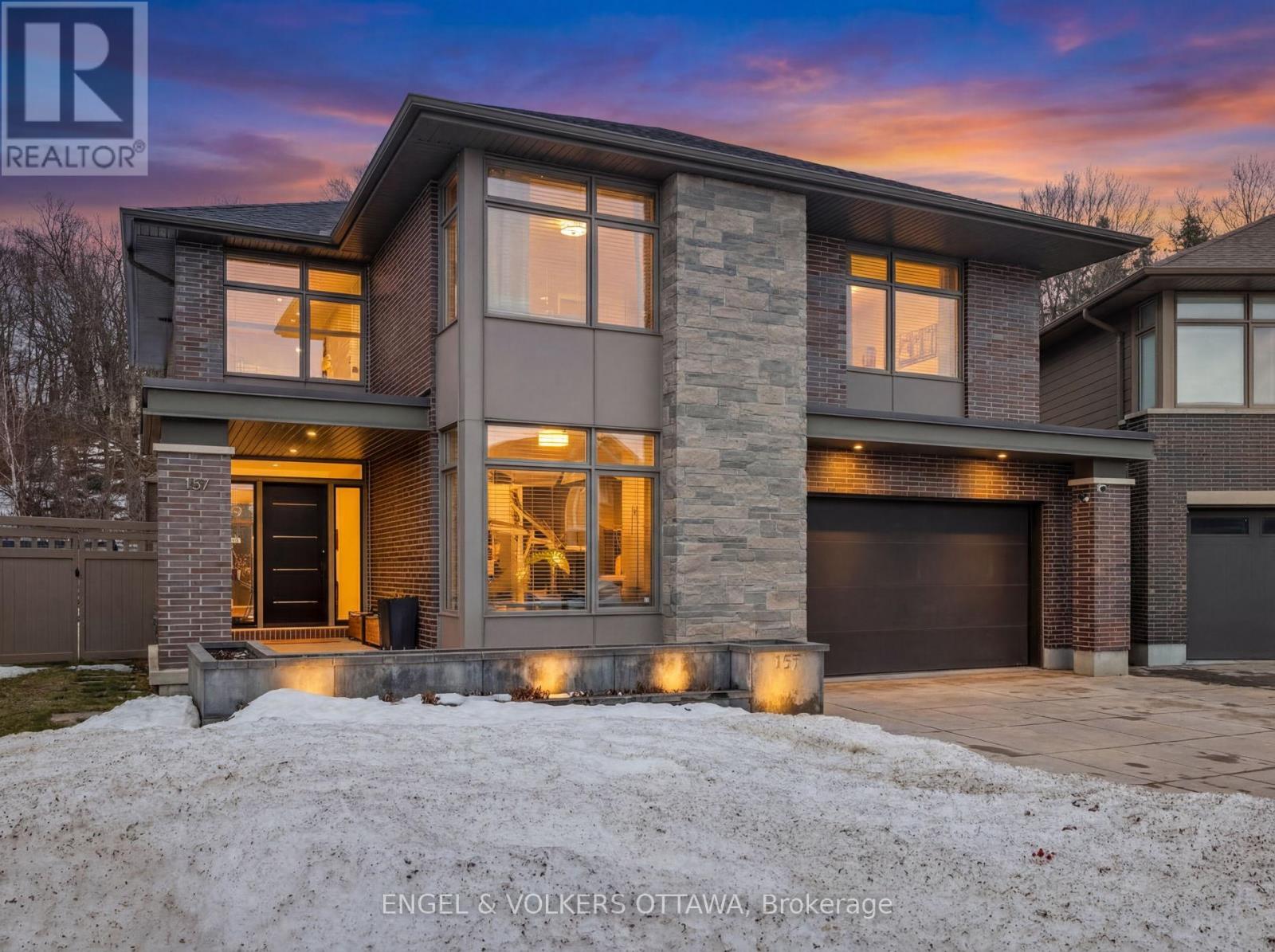 157 Avro Circle, Ottawa, Ontario  K1K 4K7 - Photo 2 - X12877856