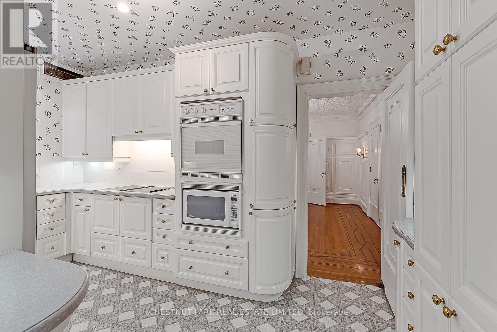 Main - 108 Rosedale Heights Drive, Toronto (Rosedale-Moore Park), Ontario  M4T 1C6 - Photo 11 - C12877712