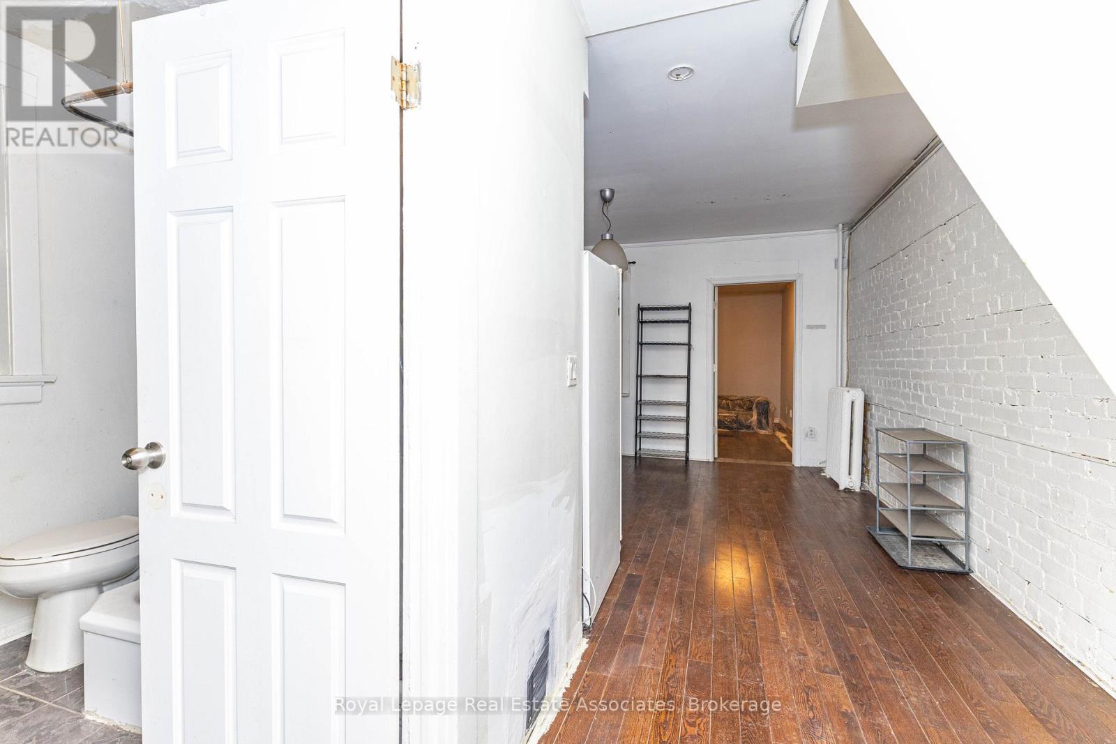 Second Floor - 497 Bloor Street W, Toronto (University), Ontario  M5S 1Y2 - Photo 15 - C12877730