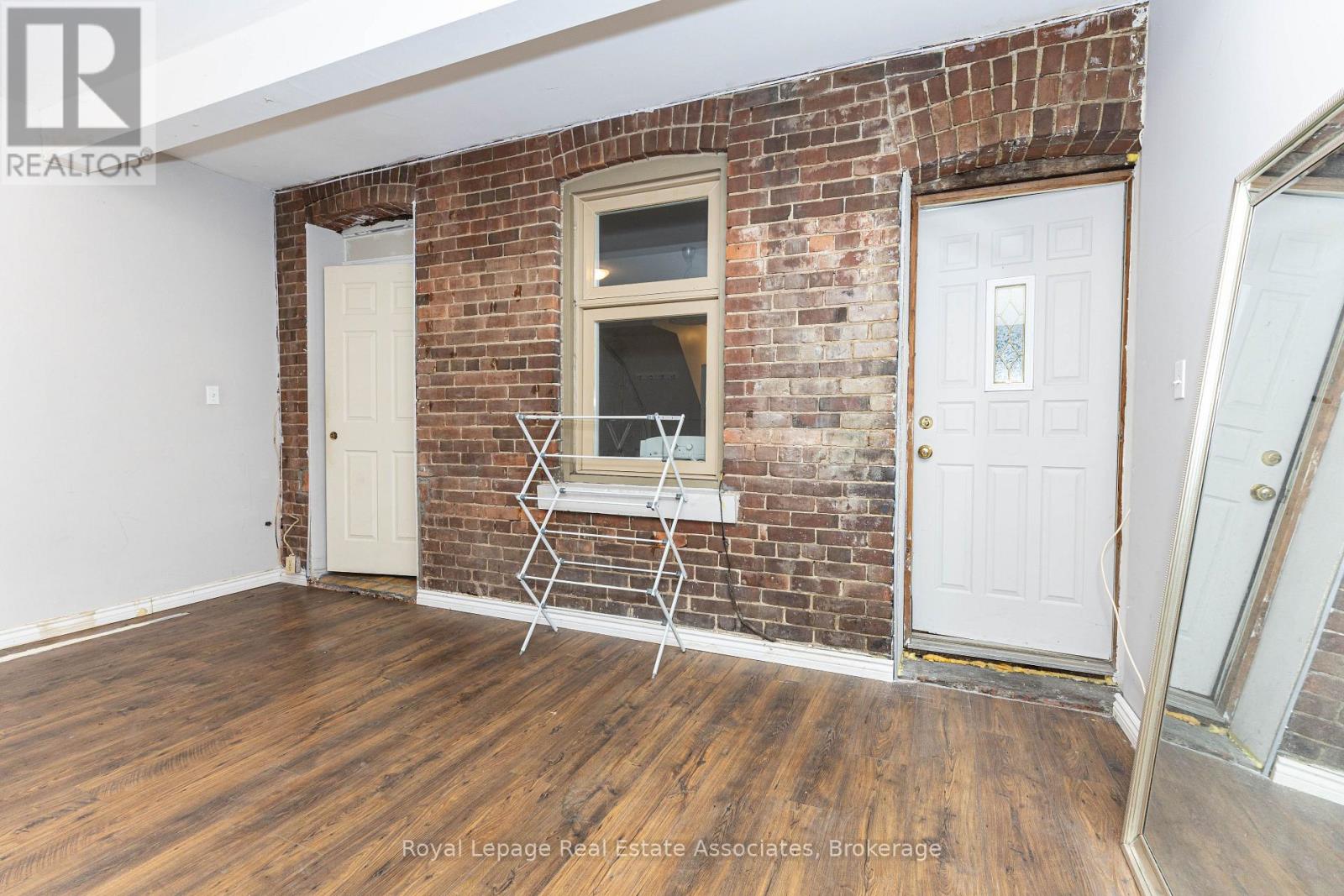 Second Floor - 497 Bloor Street W, Toronto (University), Ontario  M5S 1Y2 - Photo 24 - C12877730