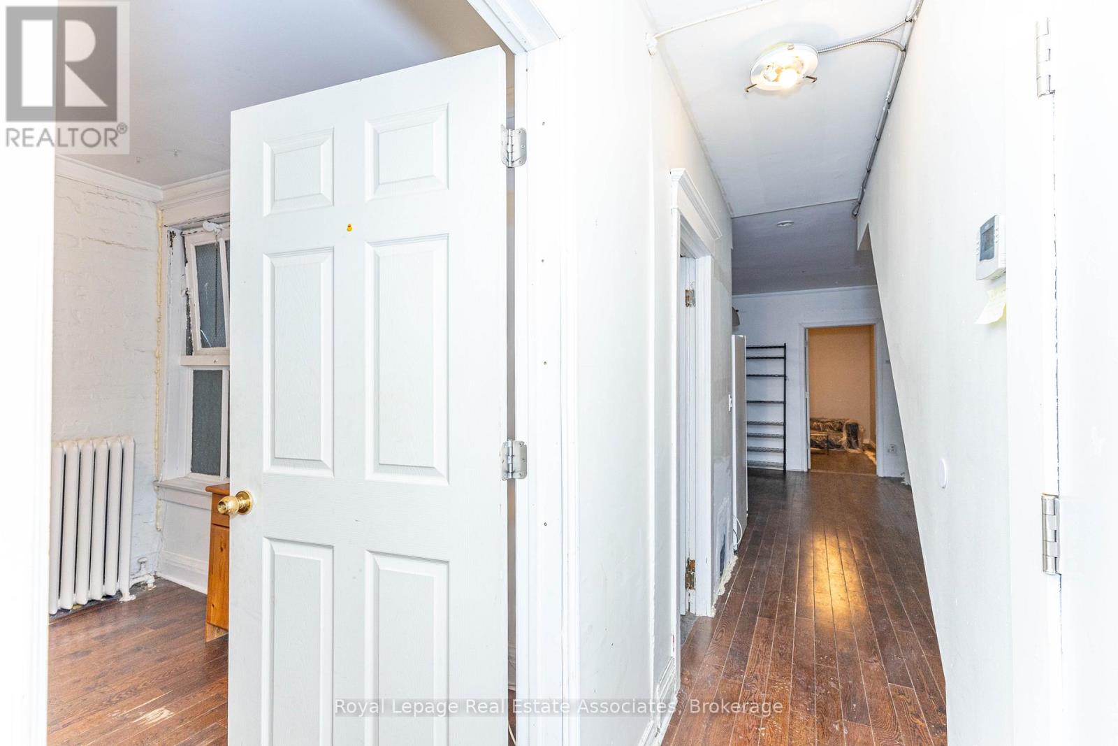 Second Floor - 497 Bloor Street W, Toronto (University), Ontario  M5S 1Y2 - Photo 6 - C12877730