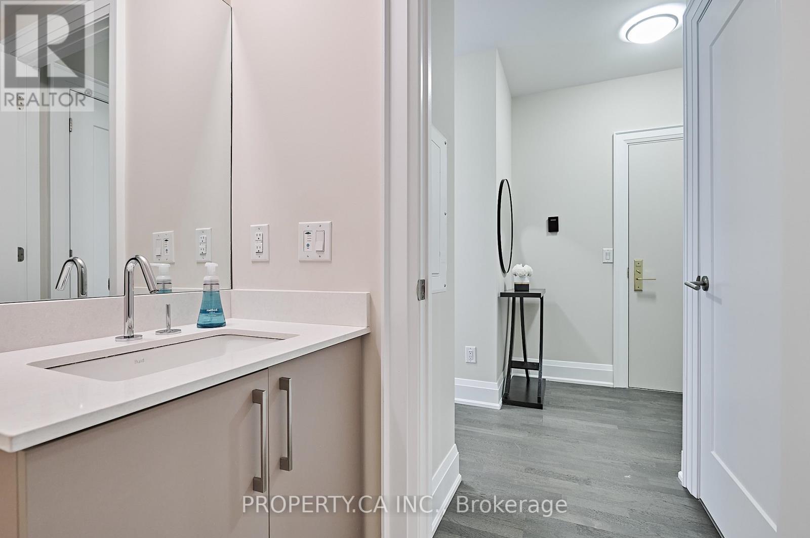 401 - 88 Cumberland Street, Toronto (Annex), Ontario  M5R 0C8 - Photo 6 - C12877750