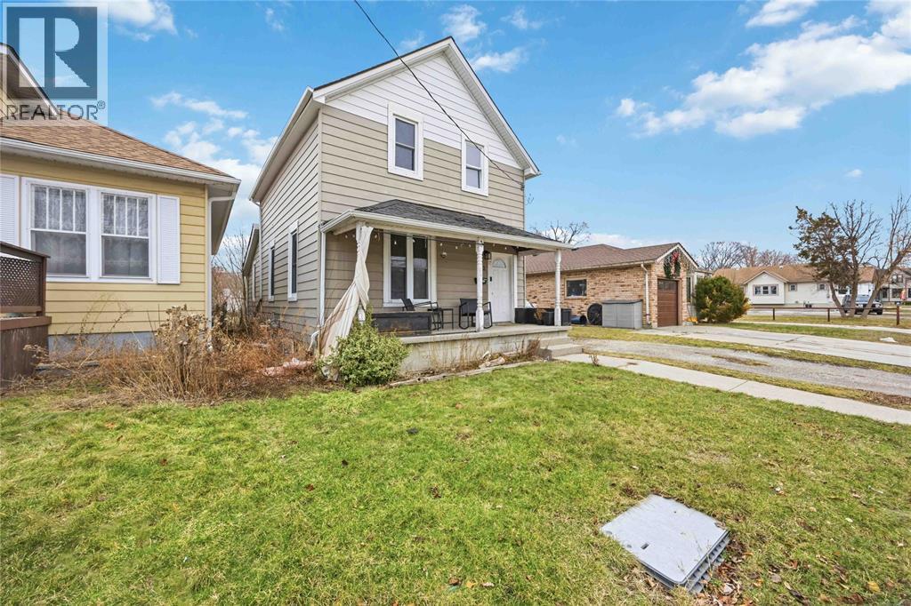 132 Stuart Street, Sarnia, Ontario  N7T 3B1 - Photo 2 - 26005204