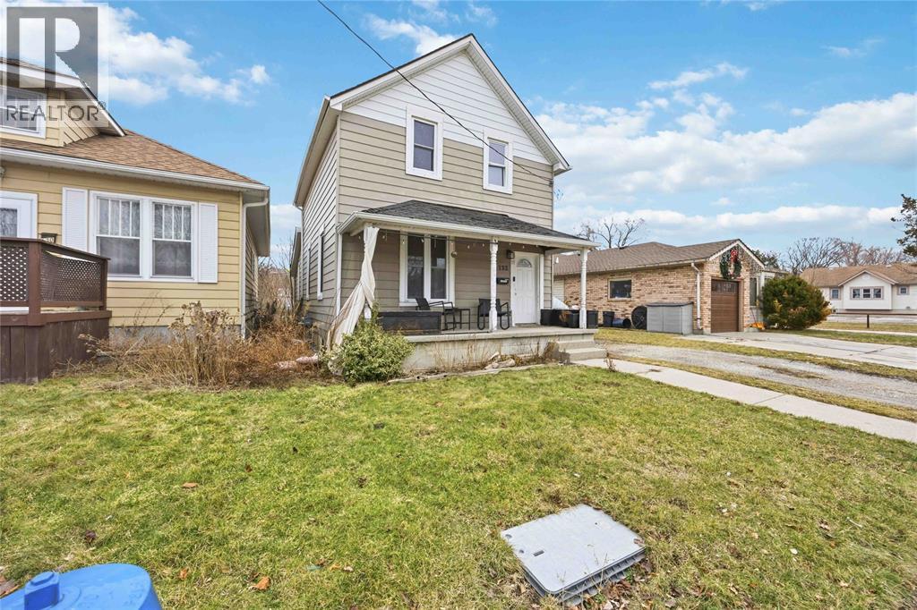 132 Stuart Street, Sarnia, Ontario  N7T 3B1 - Photo 3 - 26005204