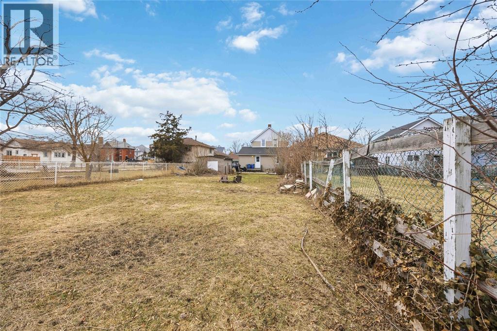 132 Stuart Street, Sarnia, Ontario  N7T 3B1 - Photo 8 - 26005204