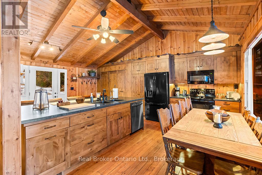 111 Wilson Drive, Georgian Bluffs, Ontario  N0H 2T0 - Photo 11 - X12877764