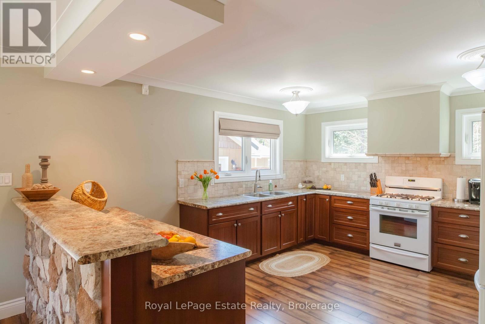 204 Seventh Street N, South Bruce Peninsula, Ontario  N0H 2G0 - Photo 17 - X12877866