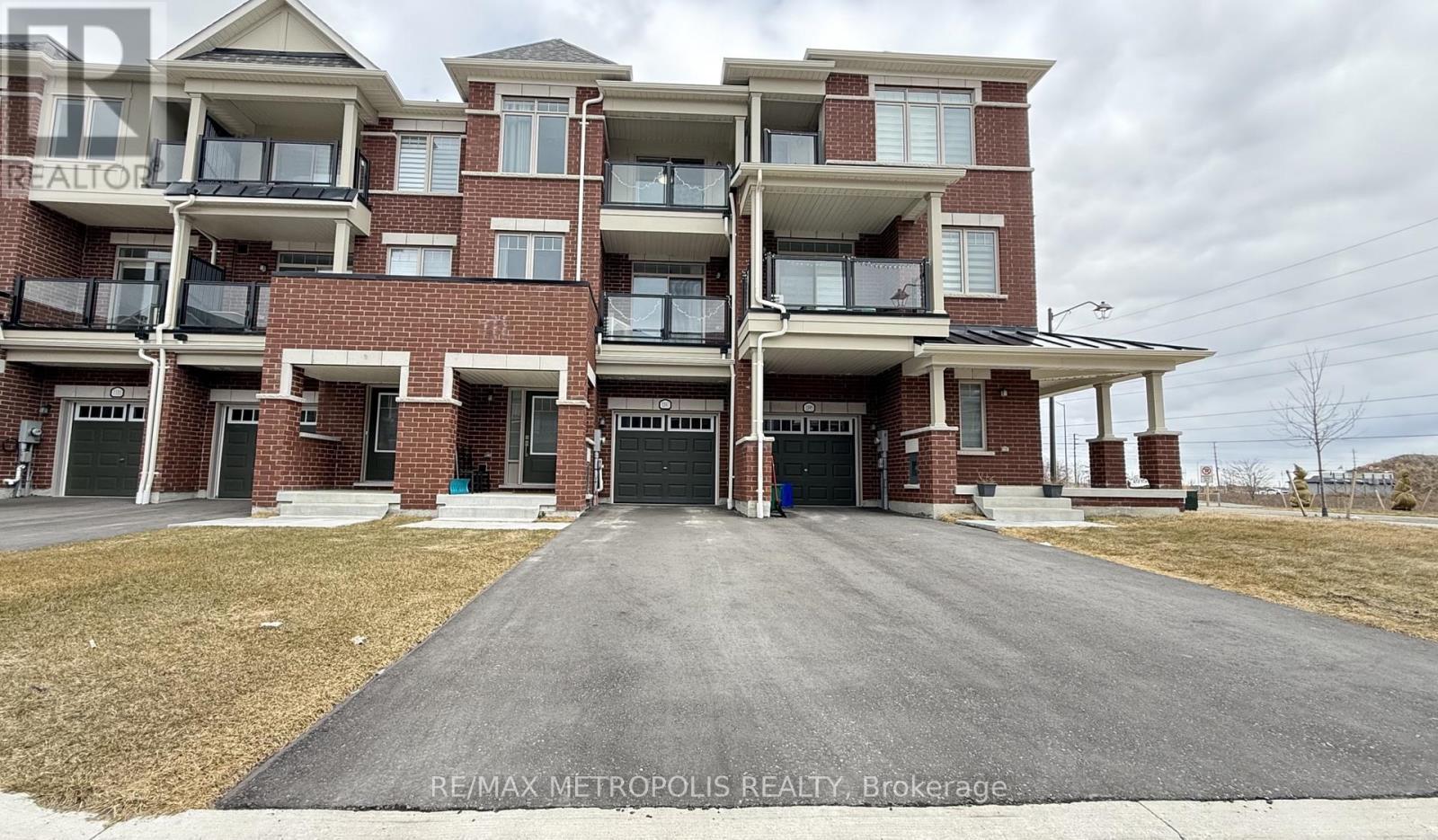 1097 Lockie Drive, Oshawa, Ontario  L1L 0R9 - Photo 2 - E12845054