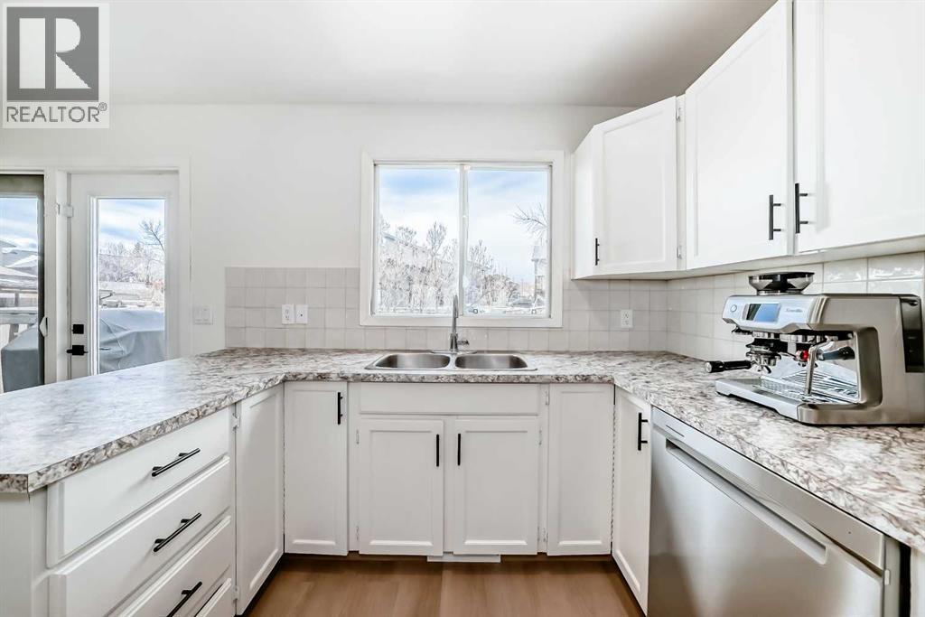 212 Cedarbrook Bay Sw, Calgary, Alberta  T2W 4R4 - Photo 7 - A2281430