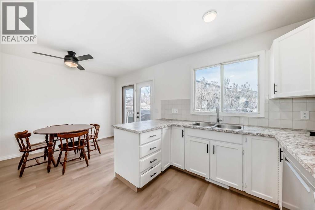 212 Cedarbrook Bay Sw, Calgary, Alberta  T2W 4R4 - Photo 11 - A2281430