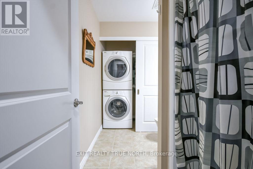 204 - 19b Yonge Street N, Springwater, Ontario  L0L 1P0 - Photo 22 - S12875808